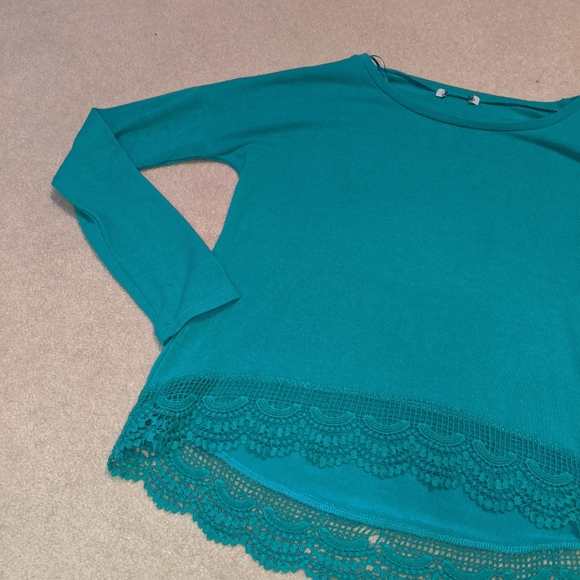 Green/blue blouse - Picture 5 of 8